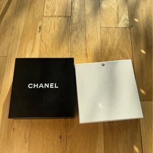 CHANEL Black Gift Box 7 inch square